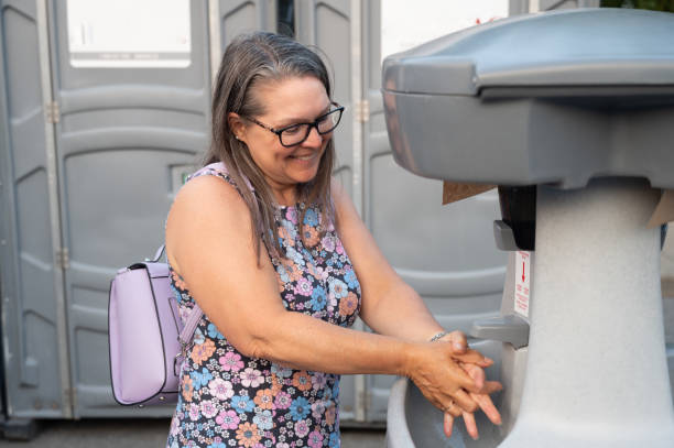 Affordable portable toilet rental in St Jaco, IL
